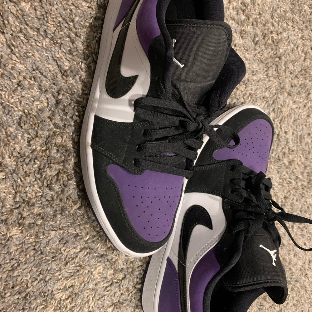 Jordan 11 low. Size 10